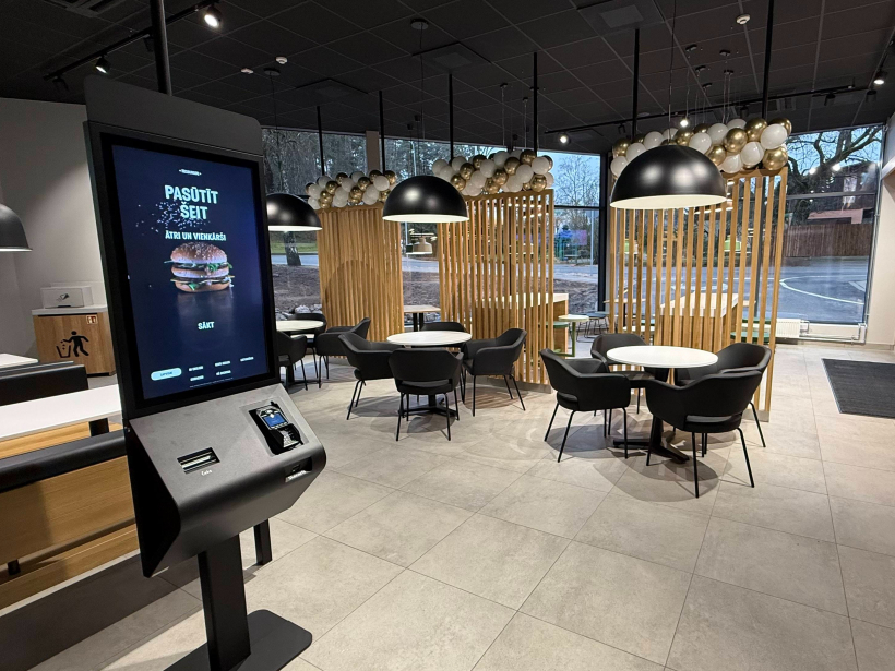 "Hesburger" restorāsn Smiltenē.