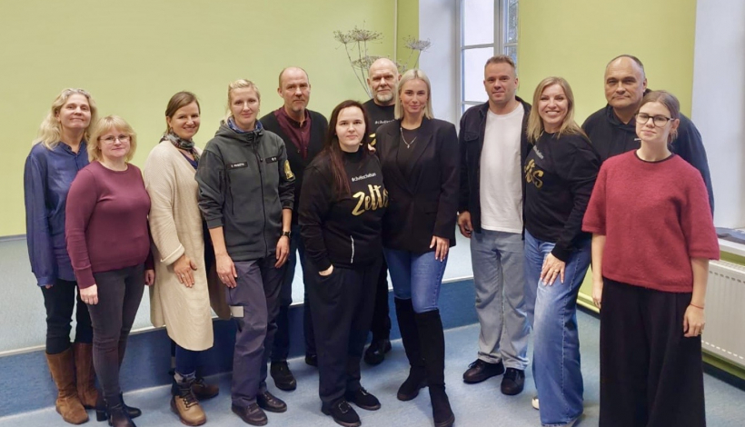 “Caur ērkšķiem uz…” komanda, Valsts probācijas dienesta un Cēsu Audzināšanas iestādes darbinieki.