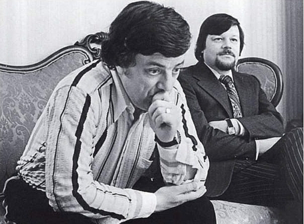 Komponists un pianists Raimonds Pauls kopā ar dzejnieku Jāni Peteru. 20. gs. 70. gadi.