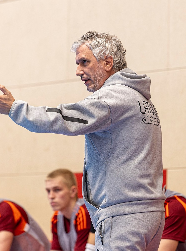 Latvijas izlasi kopš aizpērnā gada vada itālietis Masimiljāno Bellarte.