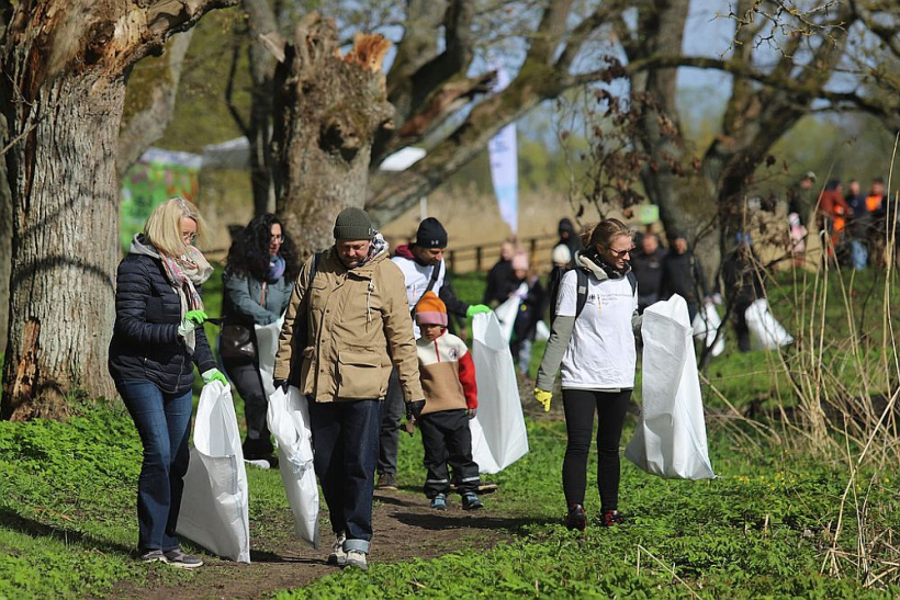 Lielā talka Strazdumuižā.