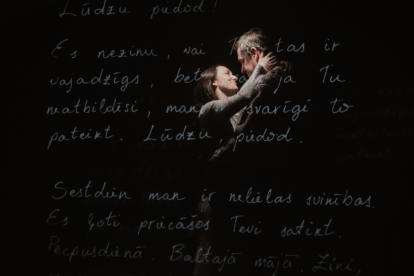 Lomās: Jana Ļisova un Ivars Kļavinskis.