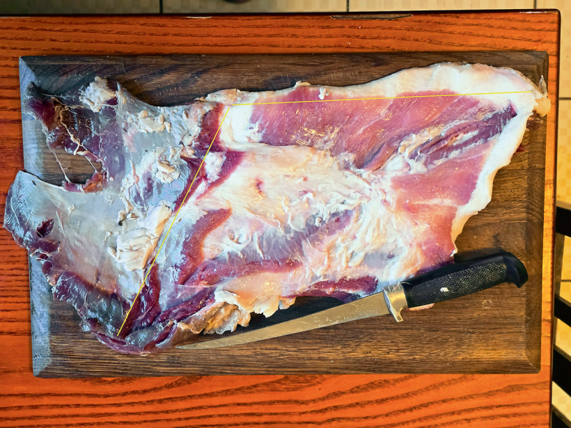 Ar dzeltenu iezīmēta iegriezuma līnija.