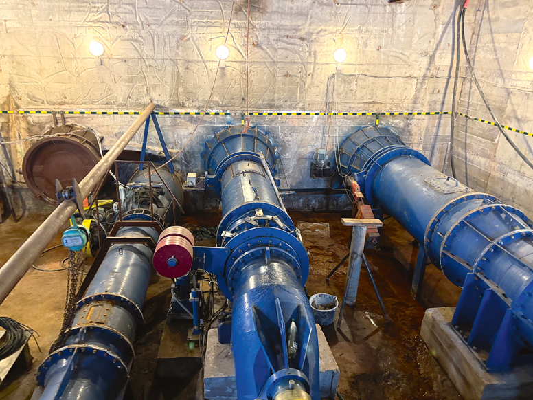 "Billēs" no jauna uzbūvētajā ražošanas ēkā patlaban ir uzstādītas trīs turbīnas ar 370 kW jaudu. Tās nodrošina ekoloģisko caurplūdi.