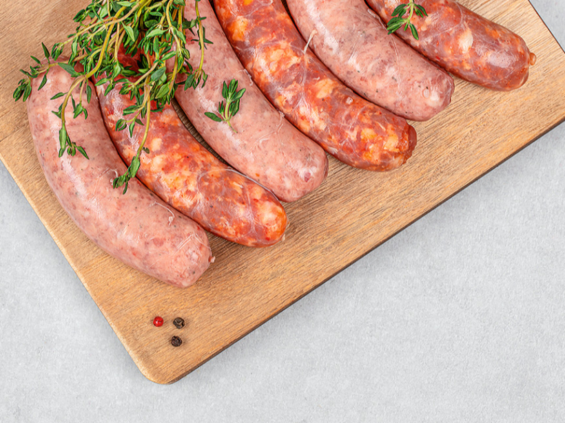 Kupāti ir dabīgā zarniņā pildīta rupji sasmalcināta gaļa, kam pievienotas garšvielas.