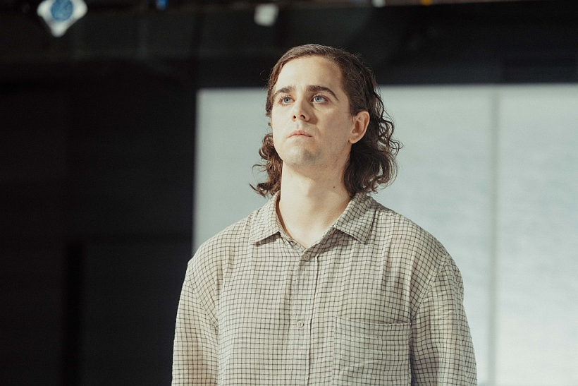 Matīss Kučinskis (Nika Pērles lomā).