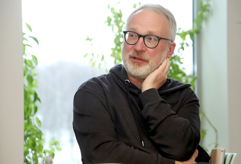 Osvalds Zebris: "Uzskatu, informācijas pārbagātības klāstā ir un būs svarīgi, ka ir kāds, kam uzticies un kas izvelk pārbaudītu esenci par pasaulē būtiskajiem notikumiem."