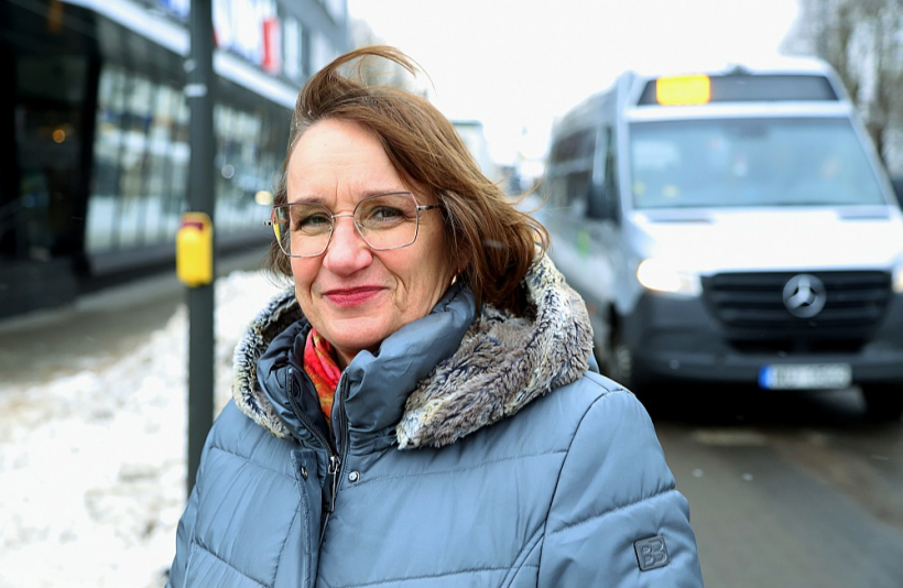 Liepājas pašvaldības Vides nodaļas vadītāja Dace Liepniece: "Liepājā gaiss nav sliktāks kā citās pilsētās. Tāpat kā Rīgā, Rēzeknē, Ventspilī, arī Rucavā izvietotā gaisa kvalitātes novērošanas un piesārņojuma mērīšanas stacija novērtē gaisa kvalitāti valstī."