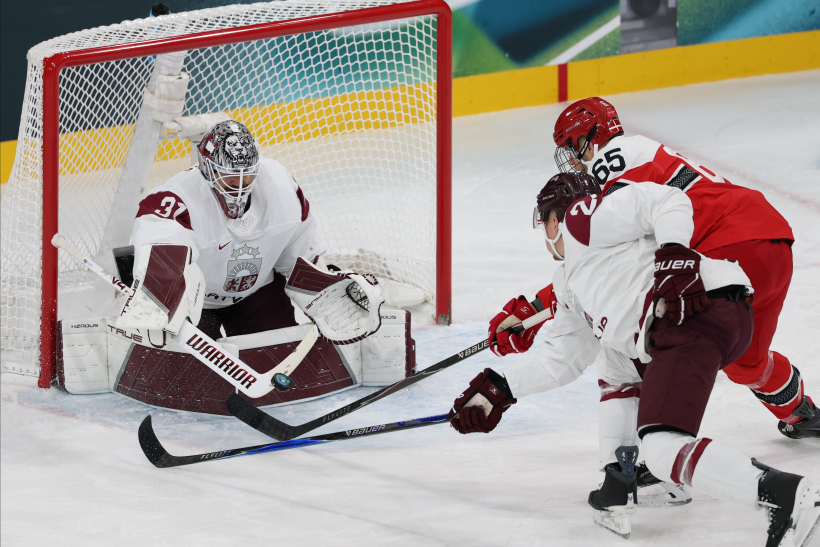 Hokeja priekšsacīkšu spēle starp Latvijas un Dānijas valstsvienībām "Milānas Rho" arēnā 2026. gada Milānas un Kortīnas ziemas olimpiskajās spēlēs Itālijā. Šilovs vārtos.
