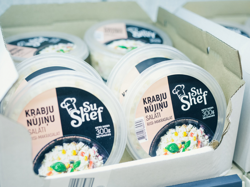 "Gaļas nams-Ādaži" ražotie salāti "Lidl" veikala plauktā.