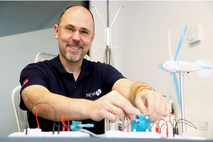 Kaspars Liepiņš, Latvijas Ūdeņraža alianses koordinators, Zaļo un viedo tehnoloģiju klāstera pārstāvis.