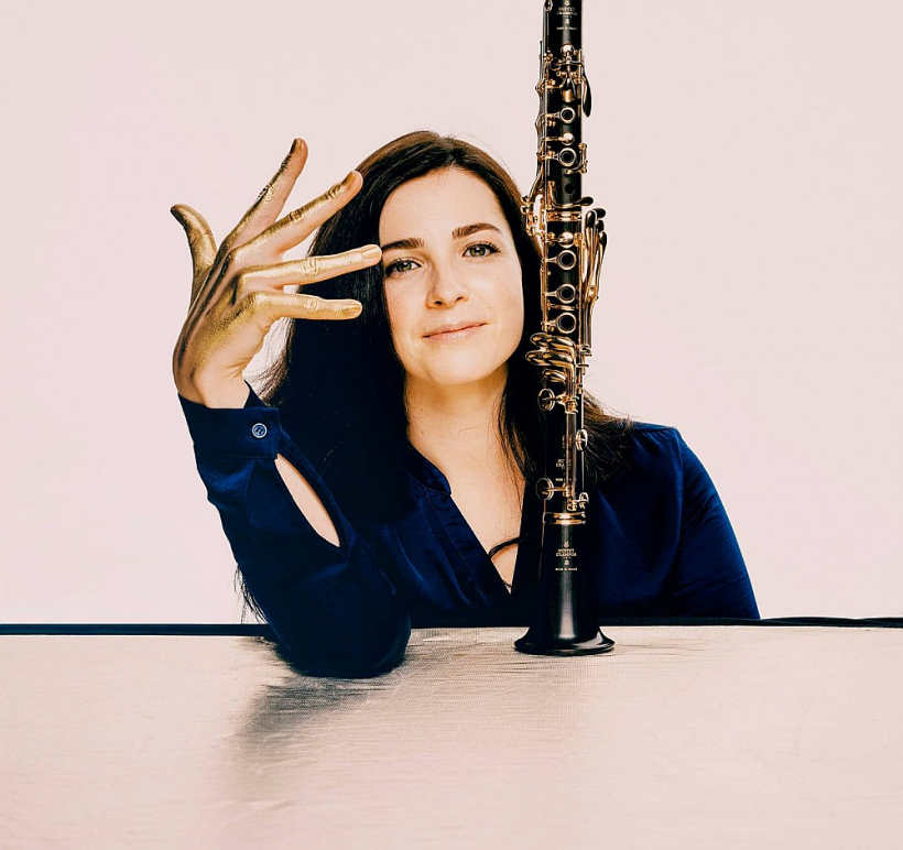 Beļģu klarnetistes Anelīnes van Vauves ieraksts "Belle Époque" kopā ar Lilles Nacionālo orķestri un diriģentu Aleksandru Blohu 2020. gadā saņēma prestižo "Opus Klassik" balvu.