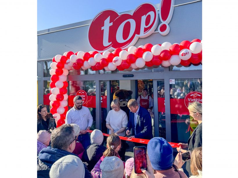 Veikala atklāšana.