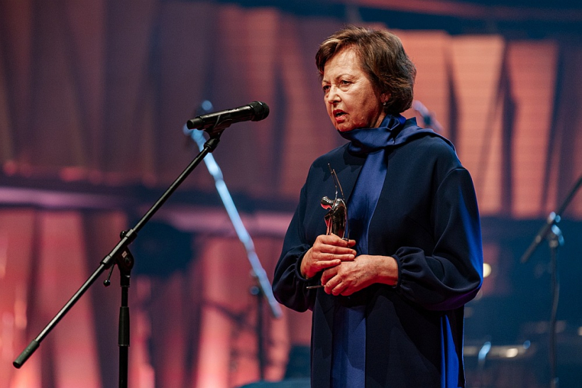 Ērģelniece Larisa Bulava tika cildināta par mūža ieguldījumu mūzikā.