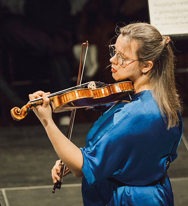 Vijolniece Magdalēna Geka tika sumināta "Par izcilu darbu ansamblī".