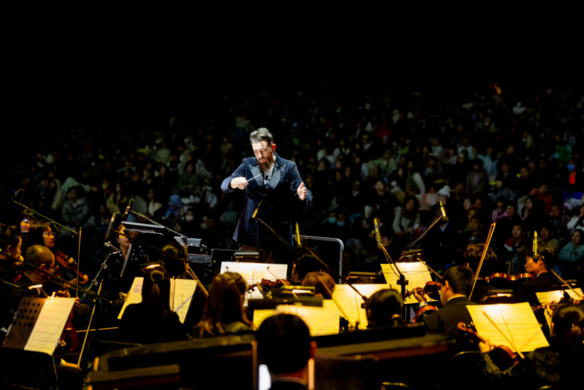 Rihards Zaļupe pirmo reizi šajā koncerttūrē pats stājās pie diriģenta pults.