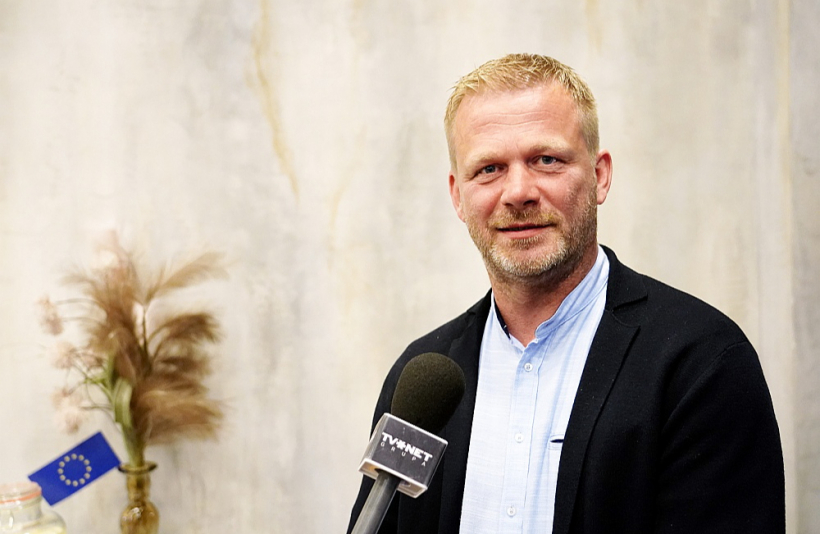 Reinis Pozņaks, Eiropas Konservatīvo un reformistu grupas pārstāvis Eiropas Parlamentā: "Ir paredzams, ka civilās aizsardzības sfērā turpmāk liels uzsvars tiks likts arī uz sabiedrības iesaisti. Visas krīzes rāda, ka pirmie, kas reaģē uz ārkārtas notikumiem, ir sabiedrības pārstāvji. Pat visideālāk izstrādātie un atstrādātie valsts mehānismi nedarbosies ātrāk kā pēc trīs vai četrām dienām."