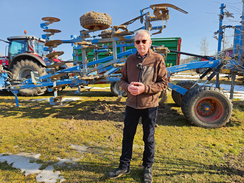 ZS "Kalna Smīdes 1" saimnieks Jānis Sietiņsons: "Ja lauks pirms sējas jāapstrādā trīs četras reizes, izvēlētā augsnes apstrādes tehnoloģija rosina apšaubīt tās efektivitāti un saudzīgumu."