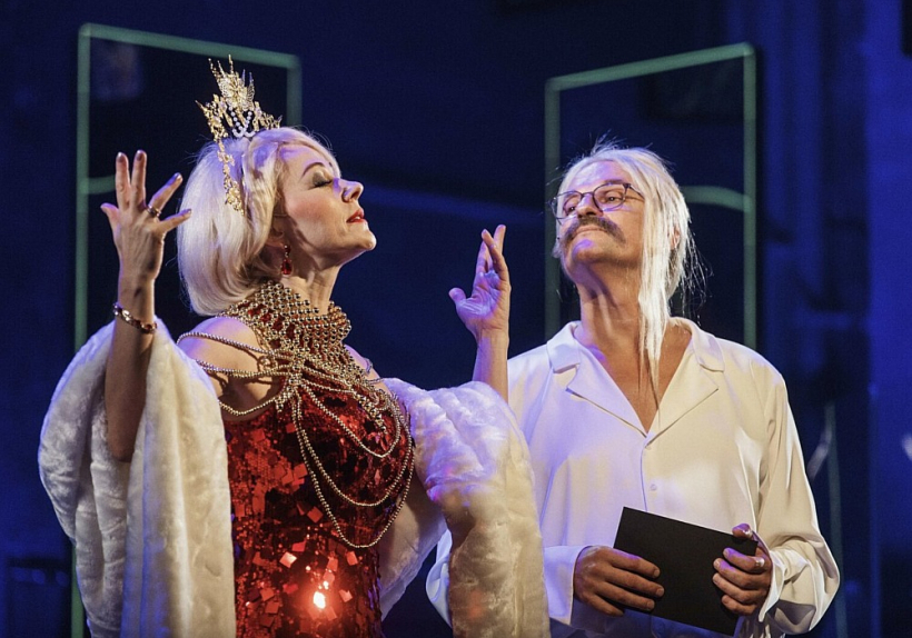 Skats no Nacionālā teātra koncertiestudējuma "Ar mani atkal runā... Ilze!".