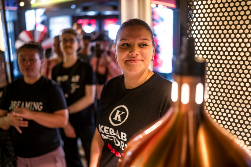 Uzņēmuma "Kebab Factory" darbinieki.