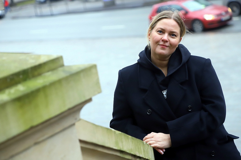 Režisore Paula Pļavniece.