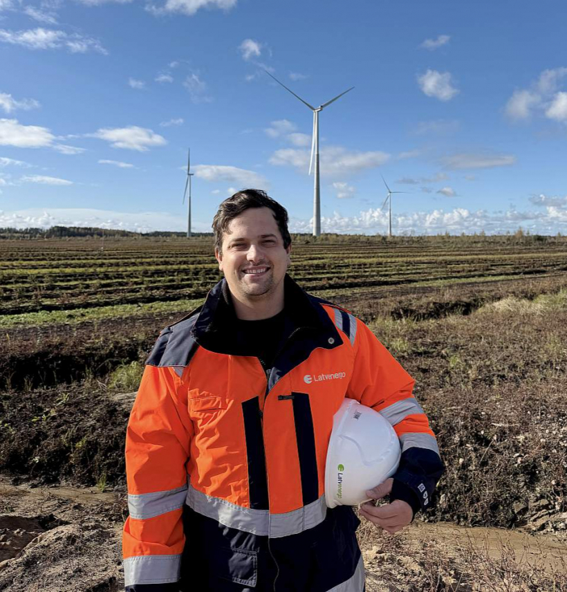 "Izņemot janvāri un februāri, jau šogad vēja elektrostacijas ir kļuvušas par vadošo energoresursu ieguves avotu Baltijā, galvenokārt pateicoties Lietuvai," norāda Lauris Baltiņš, AS "Latvenergo" Atjaunīgās enerģijas atbalsta daļas vadītājs.