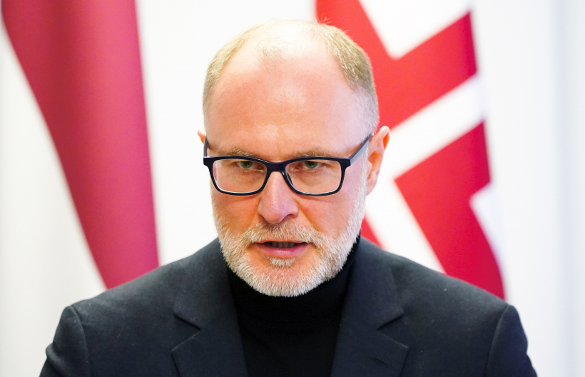 Andris Sprūds preses konferences laikā paziņo par savu demisiju.