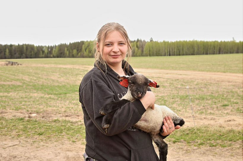 ZS "Silvas" saimniece Adrija Bērziņa kopš aizvadītā gada beigām ir jaunā zemniece. Viņas mērķis ir izveidot vēl konkurētspējīgāku saimniecību, kurā vissvarīgākais ir augstas kvalitātes dzīvnieku audzēšana.