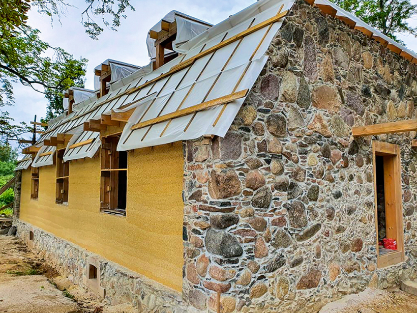 Kaņepju betons piemērots gan jaunu ēku celtniecībai, gan senu ēku pārbūvei un siltināšanai.