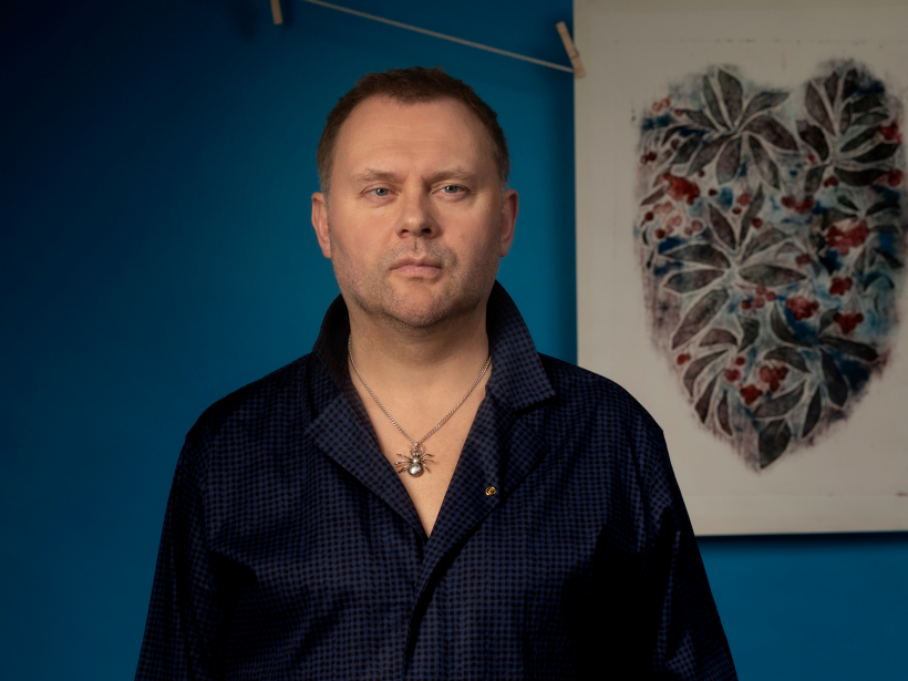 Dziedātājs Igo.