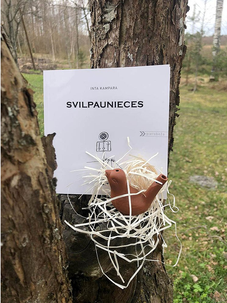 Intas Kamparas dzejas krājums "Svilpaunieces".