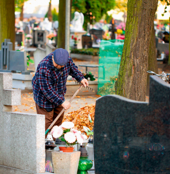 Kapavietas uzturētāju var noskaidrot, sazinoties ar kapsētas pārzini vai attiecīgo vietvaru.
