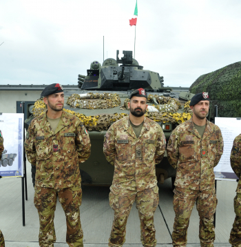 NATO karavīri Ādažu bāzē.
