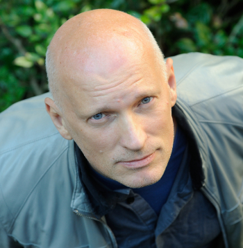 Alvis Hermanis, Jaunā Rīgas teātra mākslinieciskais vadītājs.