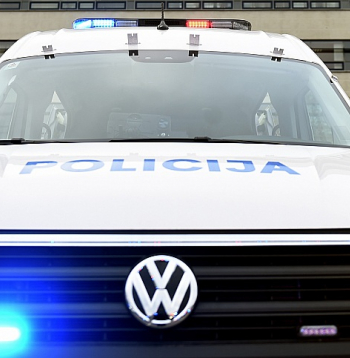 Policijas automašīna.