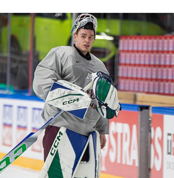 Vārtsargs Artūrs Šilovs.