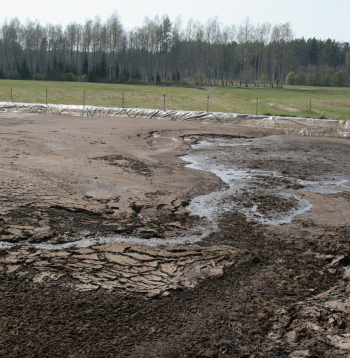 Kūtsmēslu krātuve.