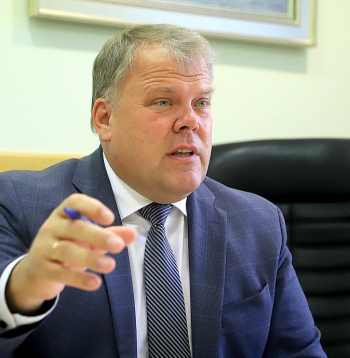 Gints Kaminskis: "Šobrīd vietēja vara tiešām ir attālinājusies. Pēc administratīvi teritoriālās reformas pašvaldības joprojām nav iegājušas normālā ritmā."