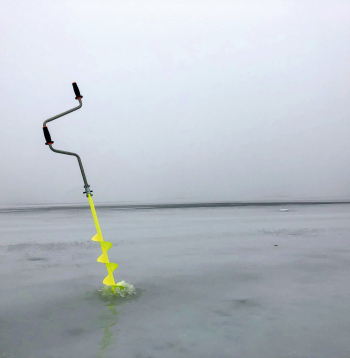 Zemledus makšķerēšana.