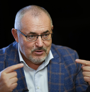Boriss Nadeždins.