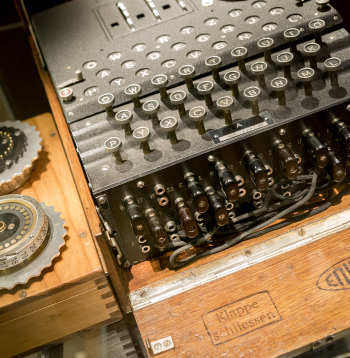 Šifrēšanas mašīna “Enigma”.