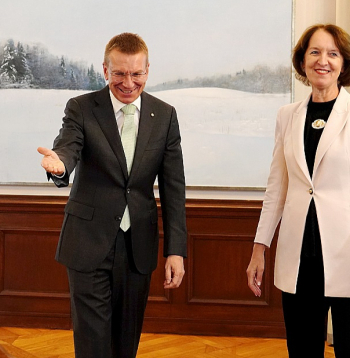 Viedokli par Rēzeknes domes atlaišanu ministre Inga Bērziņa mainīja pēc tam, kad par to bija izteicies Valsts prezidents Edgars Rinkēvičs.