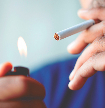 Smēķētājs. Cigaretes. Ilustratīvs foto.