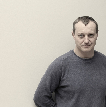 Aigars Lielbārdis: "Mēs neesam ne mazāk, ne vairāk māņticīgi kā mūsu kaimiņi un citas Eiropas tautas, tikai, iespējams, māņticības formas vai ticība pārdabiskajam var būt mazliet atšķirīgas."