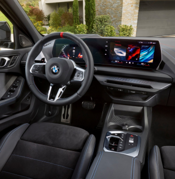 BMW 1. sērijas automobilis,