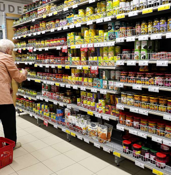 Banku analītiķi Latvijā martā prognozē gada inflācijas samazināšanos līdz 3,4-3,5%.