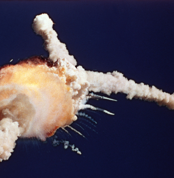 Pēc tā, kad atbaidošais Y-veidīgais mākonis virs kosmodroma izklīda, vērotāji sevī sajuta vārdos neaprakstāmas izbailes.