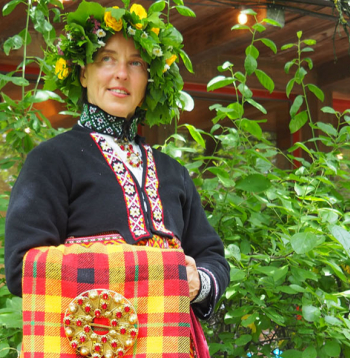 Ansambļa "Suitu sievas" dalībniece Inese Upe.