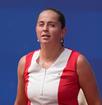 Aļona Ostapenko.