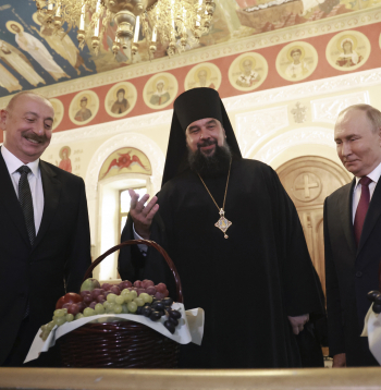Baku katedrāle. Krievijas diktators Vladimirs Putins un Azerbaidžānas prezidents Ilhams Alijevs.